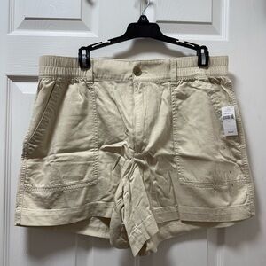 GAP Beige Shorts